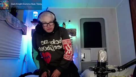 Snapshot of snarfle chatting on 03-09-25, 08:29 Viiscount Snarfle Von Snarfenberg online show from 03-09-25, 08:29