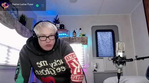 Snapshot of snarfle chatting on 03-09-25, 05:49 Viiscount Snarfle Von Snarfenberg online show from 03-09-25, 05:49