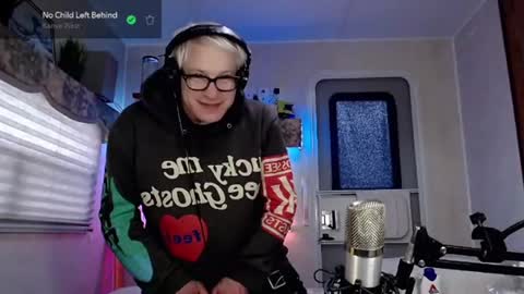 Snapshot of snarfle chatting on 03-09-25, 08:52 Viiscount Snarfle Von Snarfenberg online show from 03-09-25, 08:52