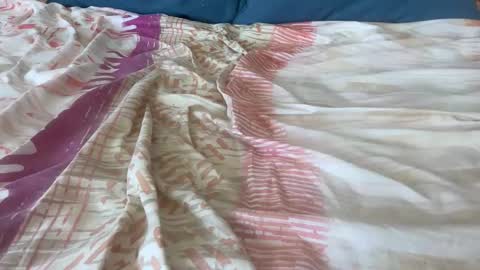 sneakkyuk online show from 12-17-25, 10:43