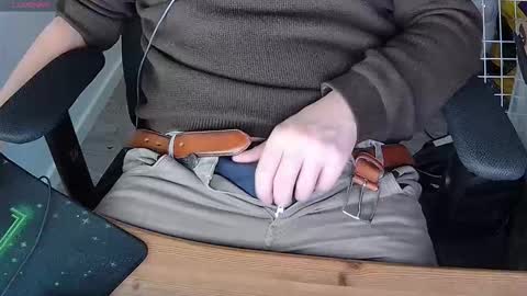 Sneakybill online show from 12-14-25, 10:58