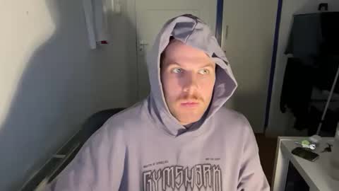 Snapshot of snoepitoepi chatting on 11-27-25, 01:13 snoepitoepi online show from 11-27-25, 01:13