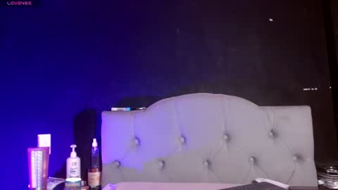 Snapshot of snow_baall chatting on 06-25-26, 04:56 IG OF red moonn online show from 06-25-26, 04:56