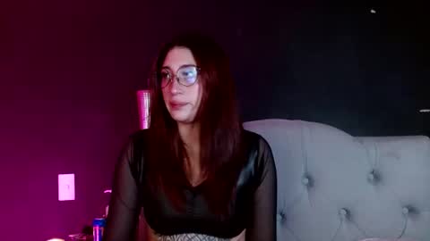 Snapshot of snow_baall chatting on 07-09-26, 03:54 IG OF red moonn online show from 07-09-26, 03:54