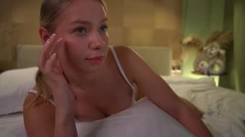 Candice Snow online show from 12-13-24, 05:32