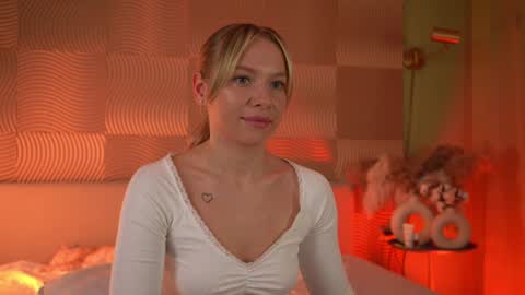 Candice Snow online show from 12-28-24, 04:20