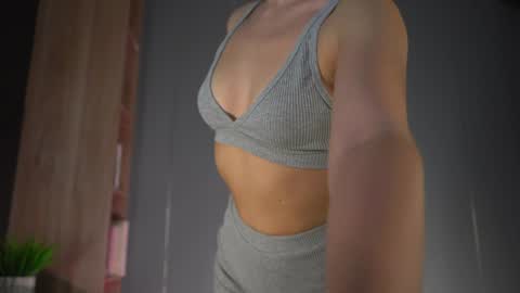 Candice Snow online show from 02-04-25, 07:22