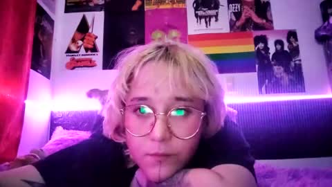      online show from 06-18-26, 04:46