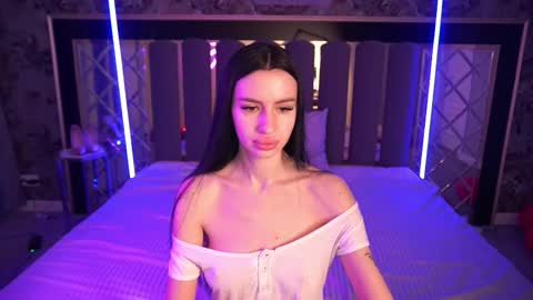 snow_whiteeex online show from 03-10-26, 06:40