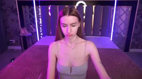 snow_whiteeex online show from 05-19-26, 05:25
