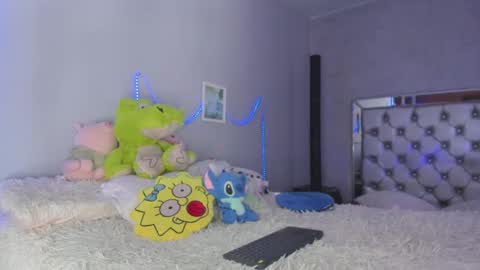 Snapshot of snowbabyxox chatting on 03-03-25, 06:12 snowbabyxox online show from 03-03-25, 06:12