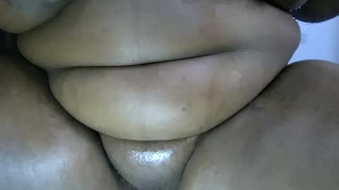 Snapshot of snowbell91 chatting on 11-28-25, 06:49 snowbell91 online show from 11-28-25, 06:49