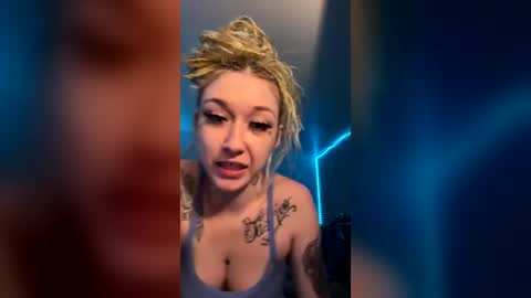 Snapshot of snowbunnyxo_ chatting on 07-08-26, 04:39 snowbunnyxo_ online show from 07-08-26, 04:39