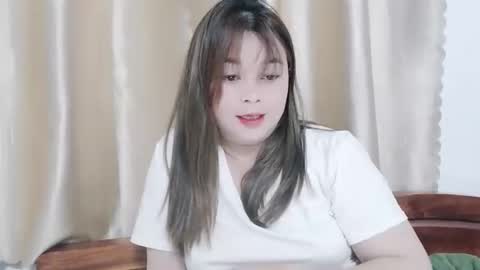 Snapshot of snowcum00 chatting on 04-19-26, 03:11 snow online show from 04-19-26, 03:11