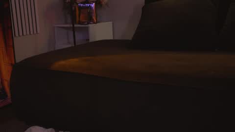 Snapshot of snowflakeskitty chatting on 05-30-26, 05:59 Ellie online show from 05-30-26, 05:59