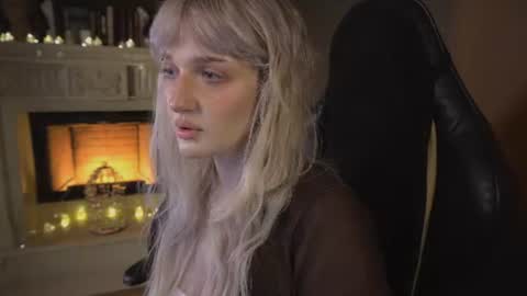 Snapshot of snowflakeskitty chatting on 07-05-26, 05:36 Ellie online show from 07-05-26, 05:36