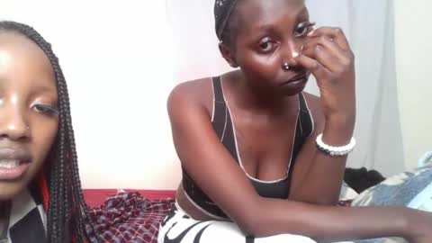 snowfox254 online show from 12-01-25, 07:08