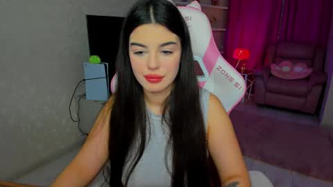 Snapshot of snowingwinter chatting on 04-26-26, 11:30 snowingwinter online show from 04-26-26, 11:30