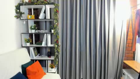 Snapshot of snuggleglow chatting on 02-07-26, 05:11 Polly online show from 02-07-26, 05:11