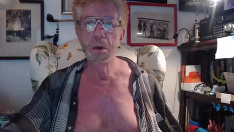 ImYourBitch online show from 11-17-25, 06:41