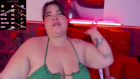 Snapshot of sobigcurvy44 chatting on 03-17-26, 08:23 leidy online show from 03-17-26, 08:23