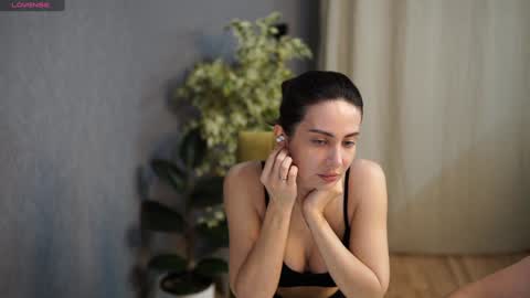 Yesenia online show from 01-04-25, 10:02