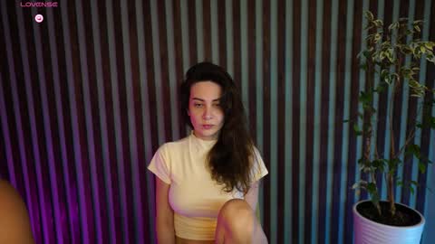 Yesenia online show from 11-08-25, 10:52