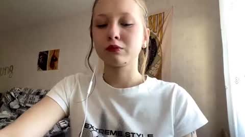 Diana online show from 06-19-26, 02:21