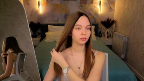 Sofa online show from 04-02-26, 01:14