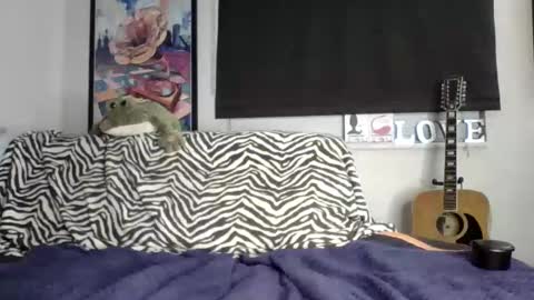 Snapshot of sofaking9 chatting on 11-01-25, 08:27 MicroAngelo online show from 11-01-25, 08:27