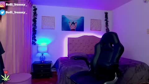 soffi_bunny_ online show from 09-22-25, 07:10