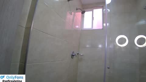 soffi_rousel_ online show from 12-19-25, 05:31