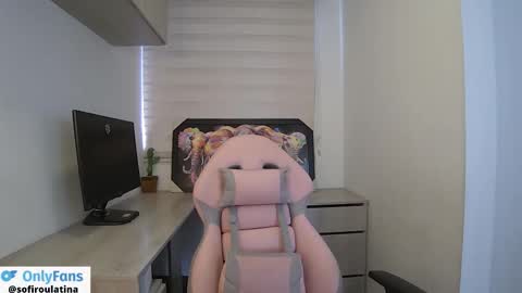 soffi_rousel_ online show from 01-14-26, 06:02