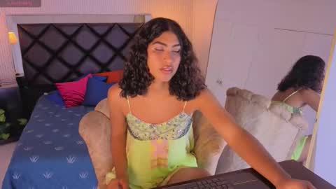 Snapshot of soffiene chatting on 02-21-26, 09:38 yoki online show from 02-21-26, 09:38