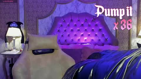 Snapshot of soffiqueen chatting on 04-25-26, 02:36 Schedule 1400 - 2100 gtm-5 online show from 04-25-26, 02:36