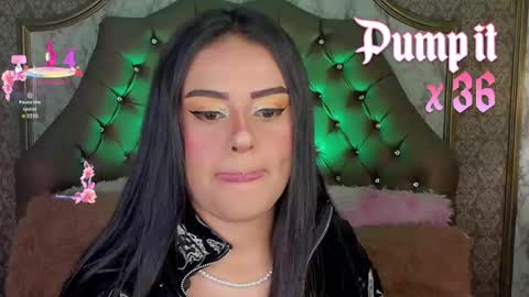 Snapshot of soffiqueen chatting on 05-18-26, 02:23 Schedule 1400 - 2100 gtm-5 online show from 05-18-26, 02:23