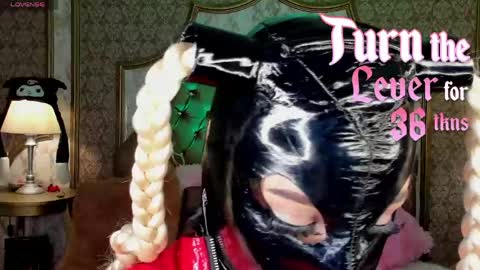 Snapshot of soffiqueen chatting on 05-22-26, 04:01 Schedule 1400 - 2100 gtm-5 online show from 05-22-26, 04:01