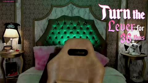 Snapshot of soffiqueen chatting on 05-27-26, 01:41 Schedule 1400 - 2100 gtm-5 online show from 05-27-26, 01:41