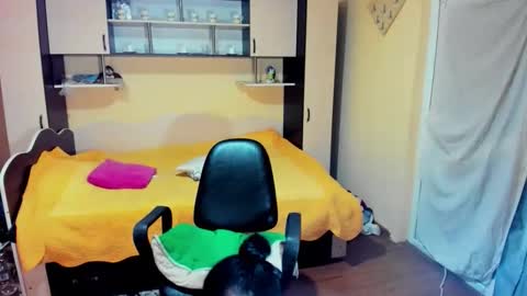 Soffy online show from 06-04-26, 05:13