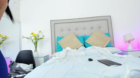 sofhyalove online show from 04-11-26, 07:18