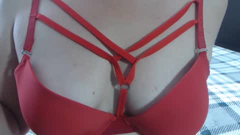 Snapshot of sofi995971 chatting on 05-04-26, 05:42 Sofa Castellanos online show from 05-04-26, 05:42