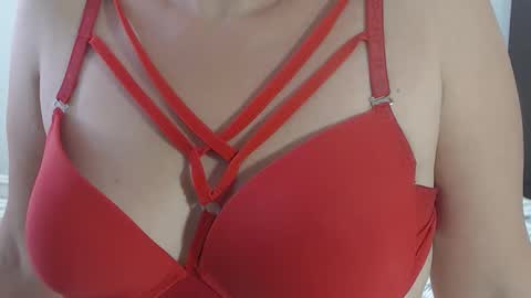 Snapshot of sofi995971 chatting on 05-07-26, 01:38 Sofa Castellanos online show from 05-07-26, 01:38