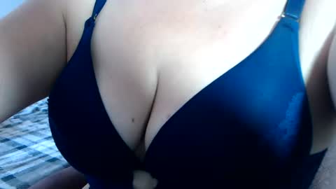 Snapshot of sofi995971 chatting on 06-25-26, 03:27 Sofa Castellanos online show from 06-25-26, 03:27