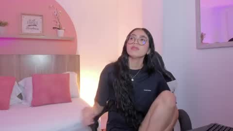 Snapshot of sofi_alix chatting on 06-11-26, 07:12 S O F I online show from 06-11-26, 07:12