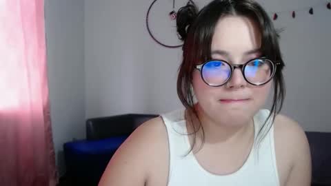 Sofi Lynch online show from 11-20-25, 09:36