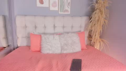 Sofia online show from 03-12-25, 01:25