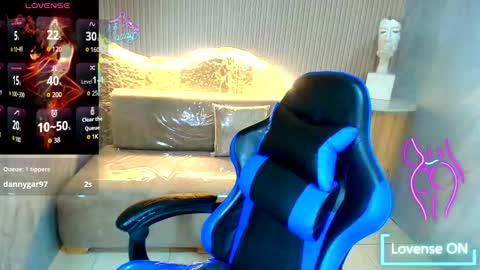 sofi_r_ online show from 02-08-26, 01:36