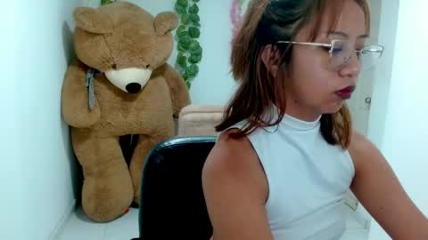 sofia_762254 online show from 05-07-26, 10:26
