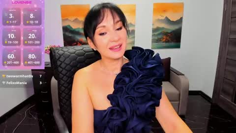 Snapshot of sofia_ford chatting on 10-24-25, 12:56 Sofia online show from 10-24-25, 12:56