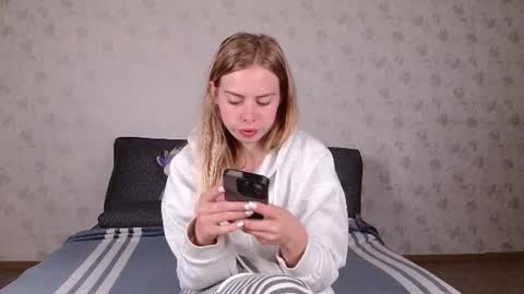 Snapshot of sofia_here chatting on 07-13-26, 12:02 Sofia here online show from 07-13-26, 12:02